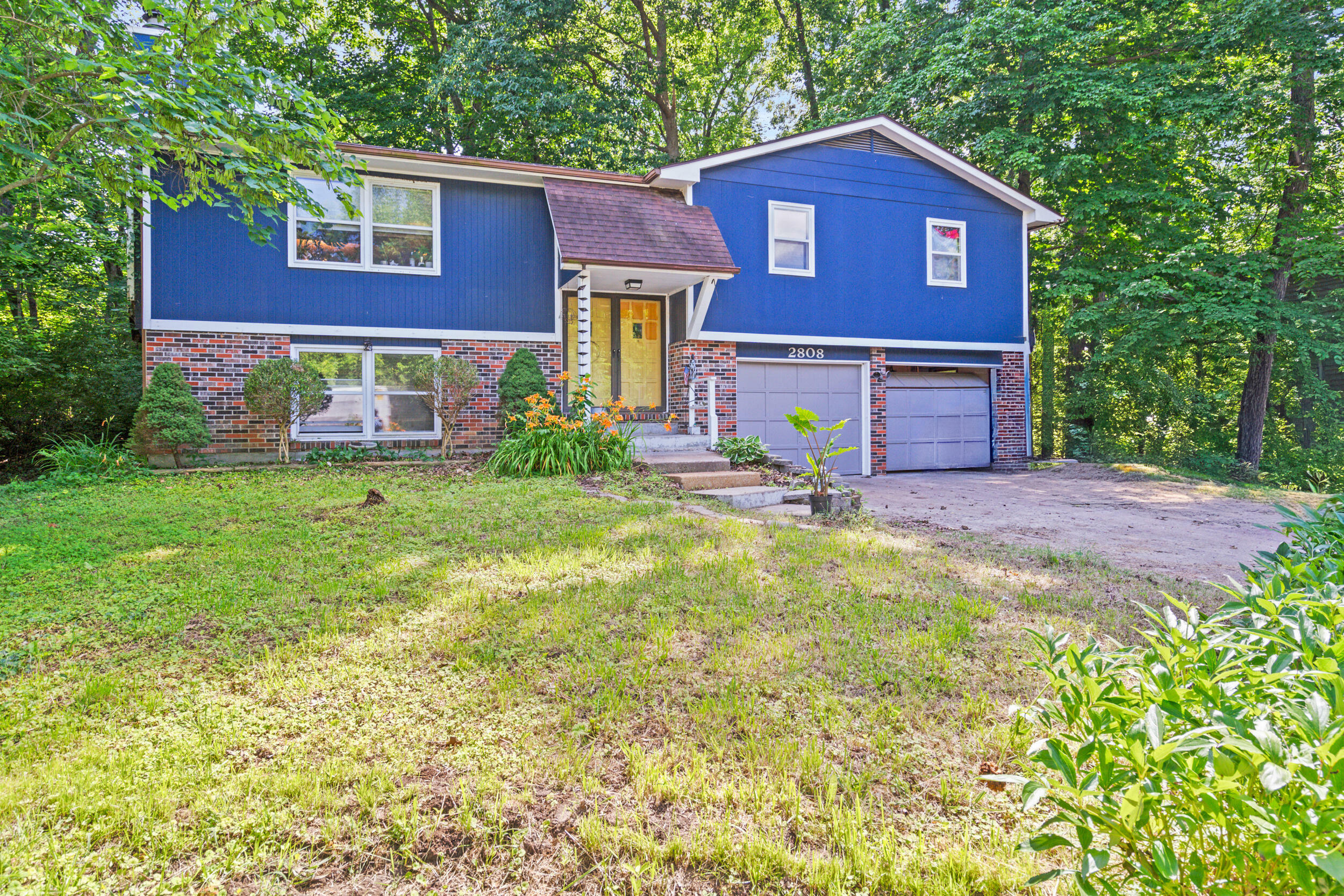 Property Photo: 2808 Pine Dr MO 65202