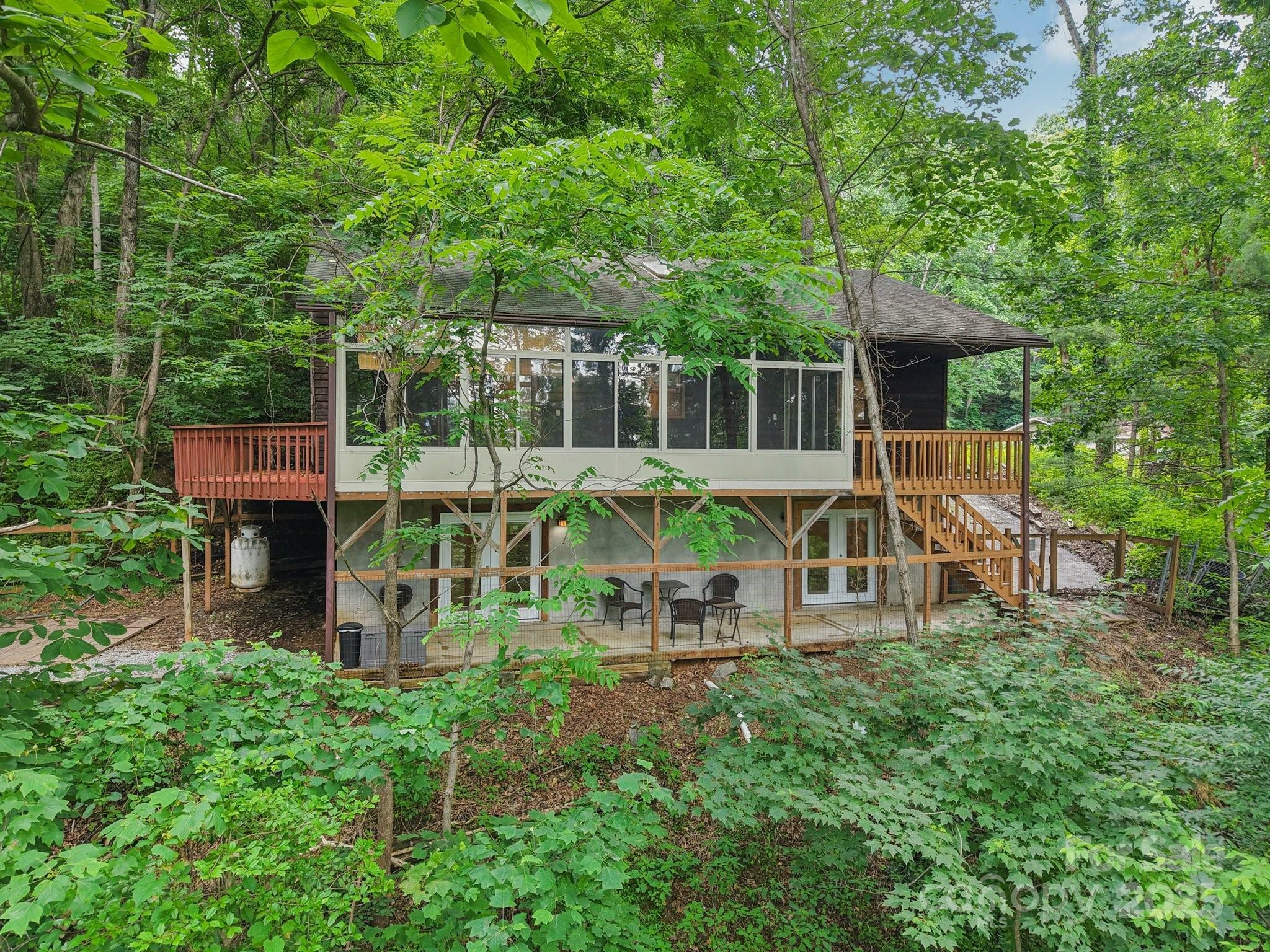 Property Photo: 58 Oak Terrace NC 28704