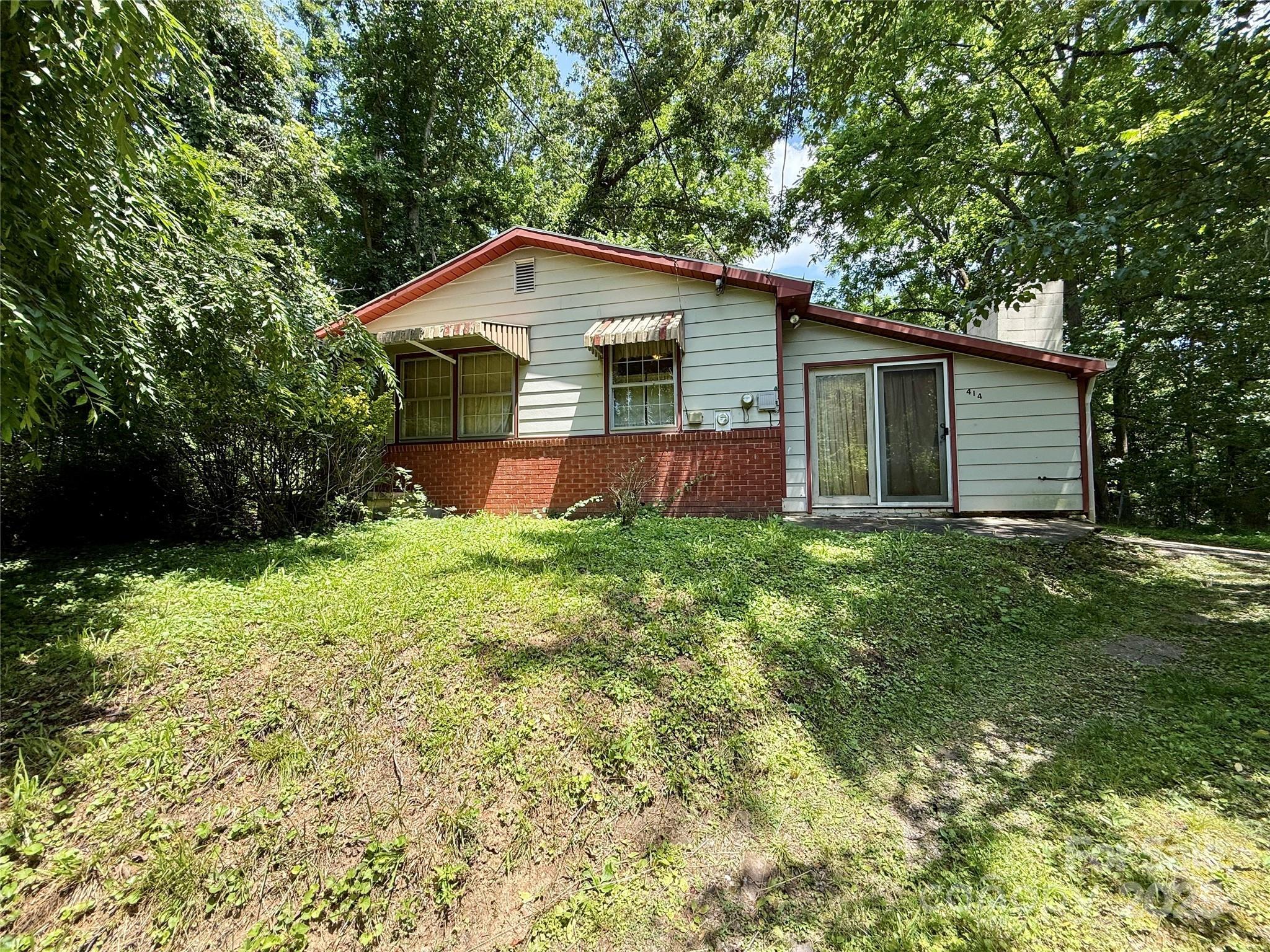 Property Photo: 414 Sand Hill Road NC 28806