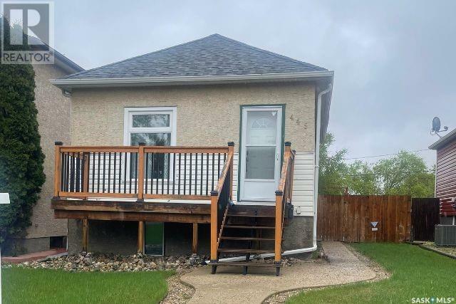 Property Photo:  445 York Street  SK S4R 4W7 