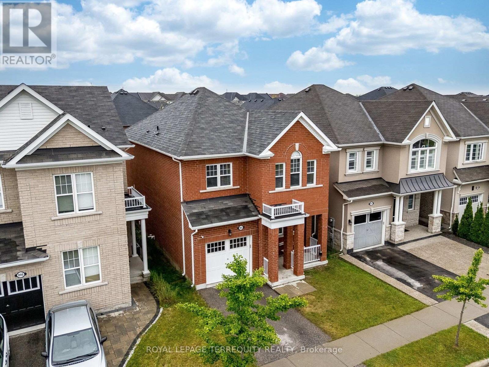 Property Photo: 903 Penson Crescent ON L9T 8Z8