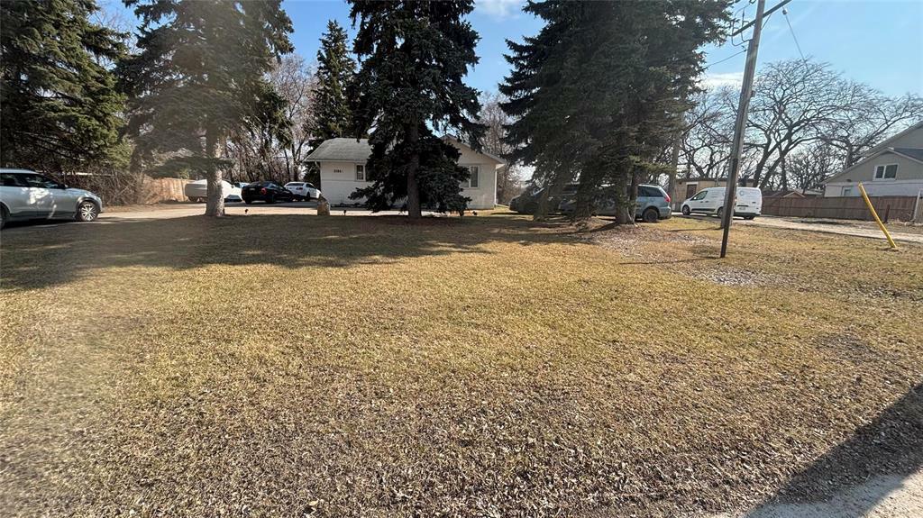 Property Photo:  2194 Portage Avenue  MB R3J 0M2 