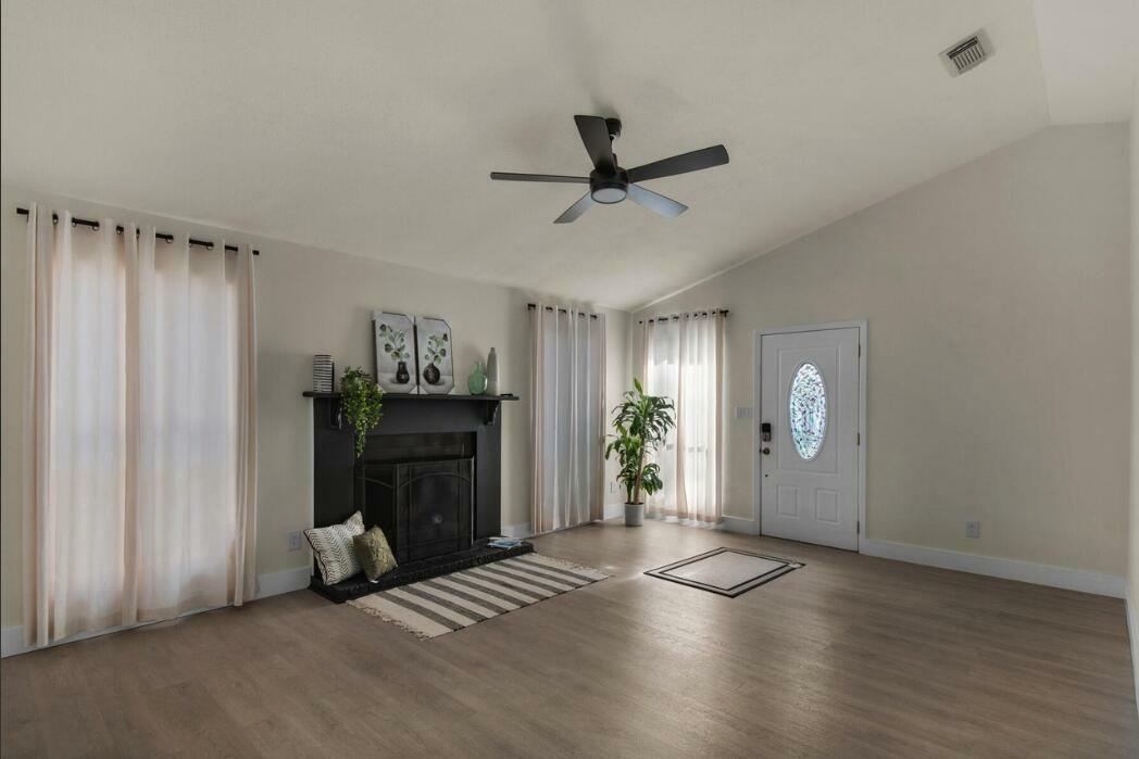 Property Photo:  211 Indian Oaks Drive  FL 32541 