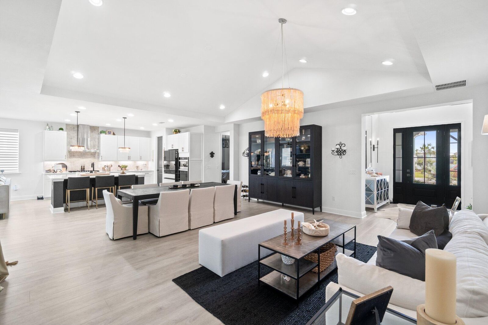 Property Photo: 8411 Coral Reef Way FL 32413