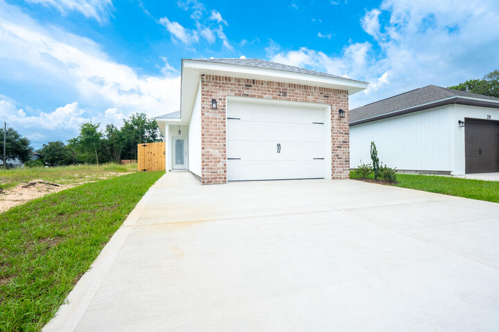 Property Photo:  21 B 5th Avenue  FL 32579 