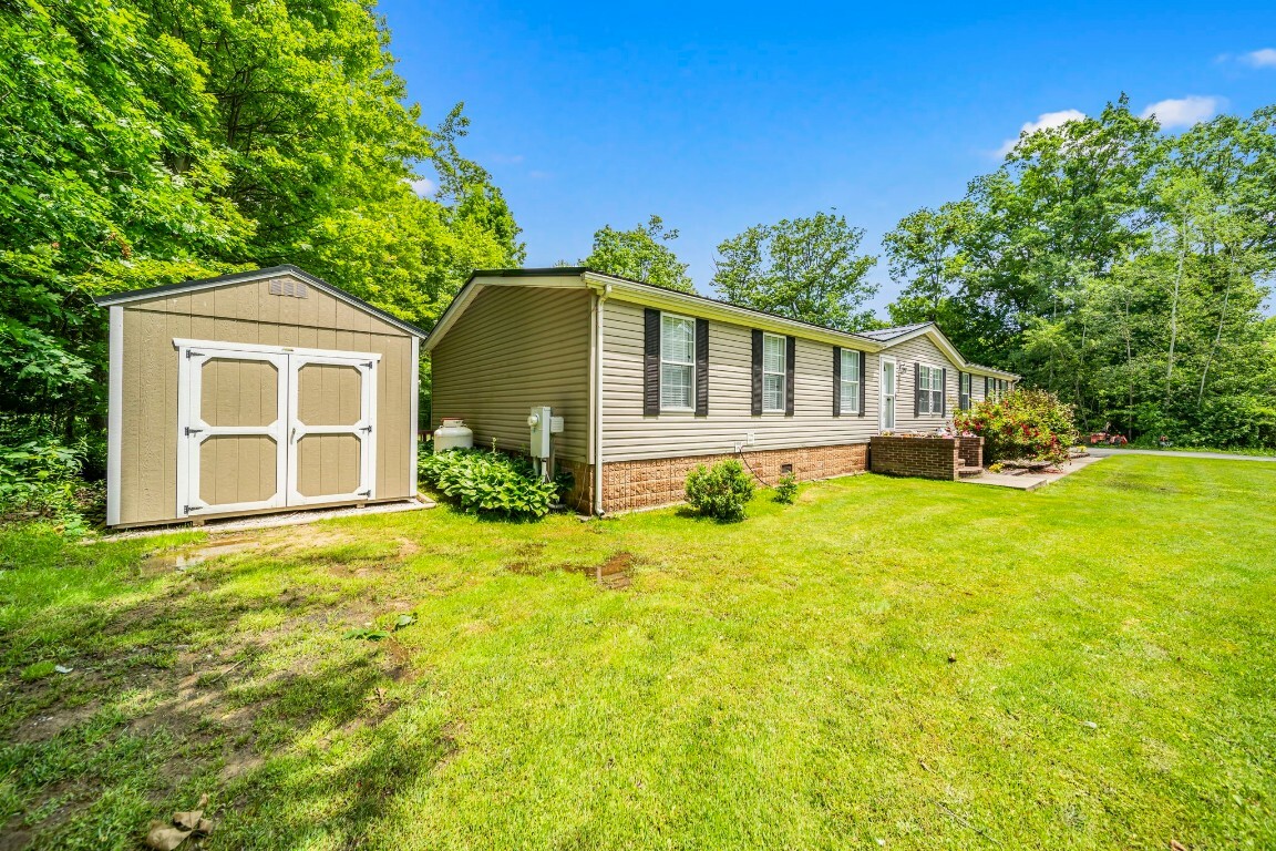 Property Photo: 1706 Woodland Road PA 16424