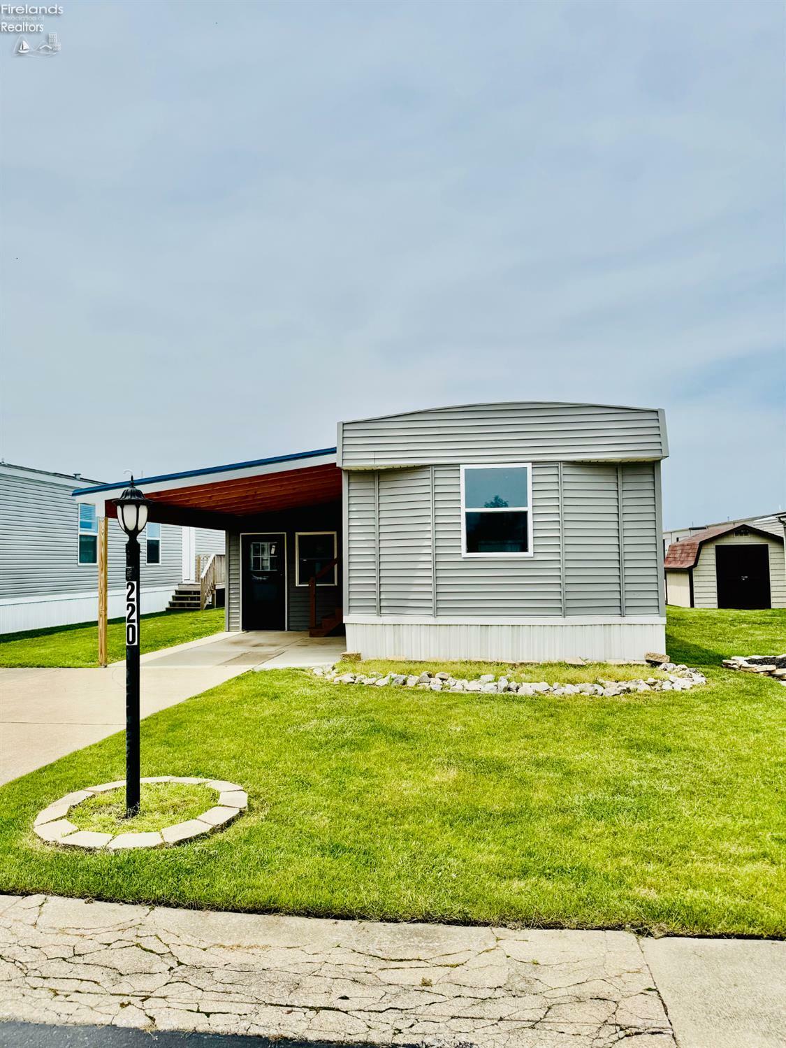 220 Rathbun Drive  Marblehead OH 43440 photo