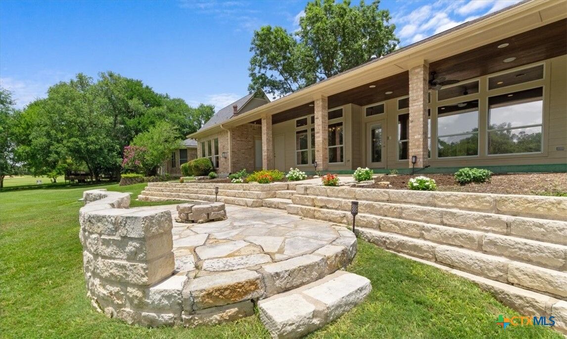 Property Photo: 2901 Chisholm Trail TX 76571