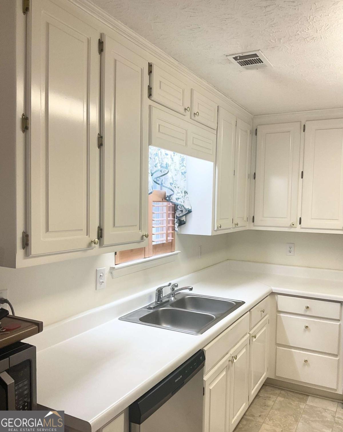 Property Photo: 3041 Regal Drive GA 30253