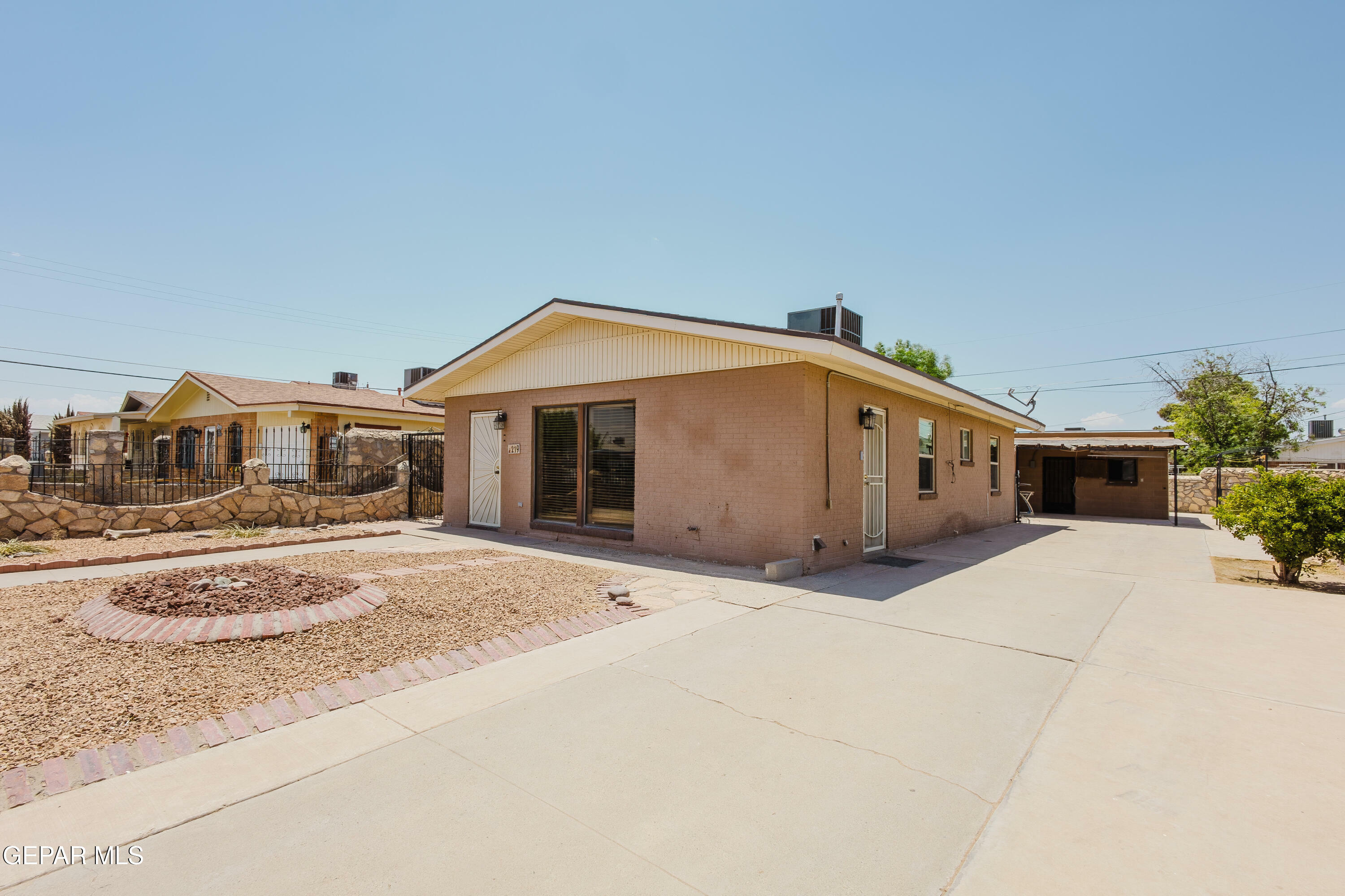 219 S Carolina Drive  El Paso TX 79915 photo