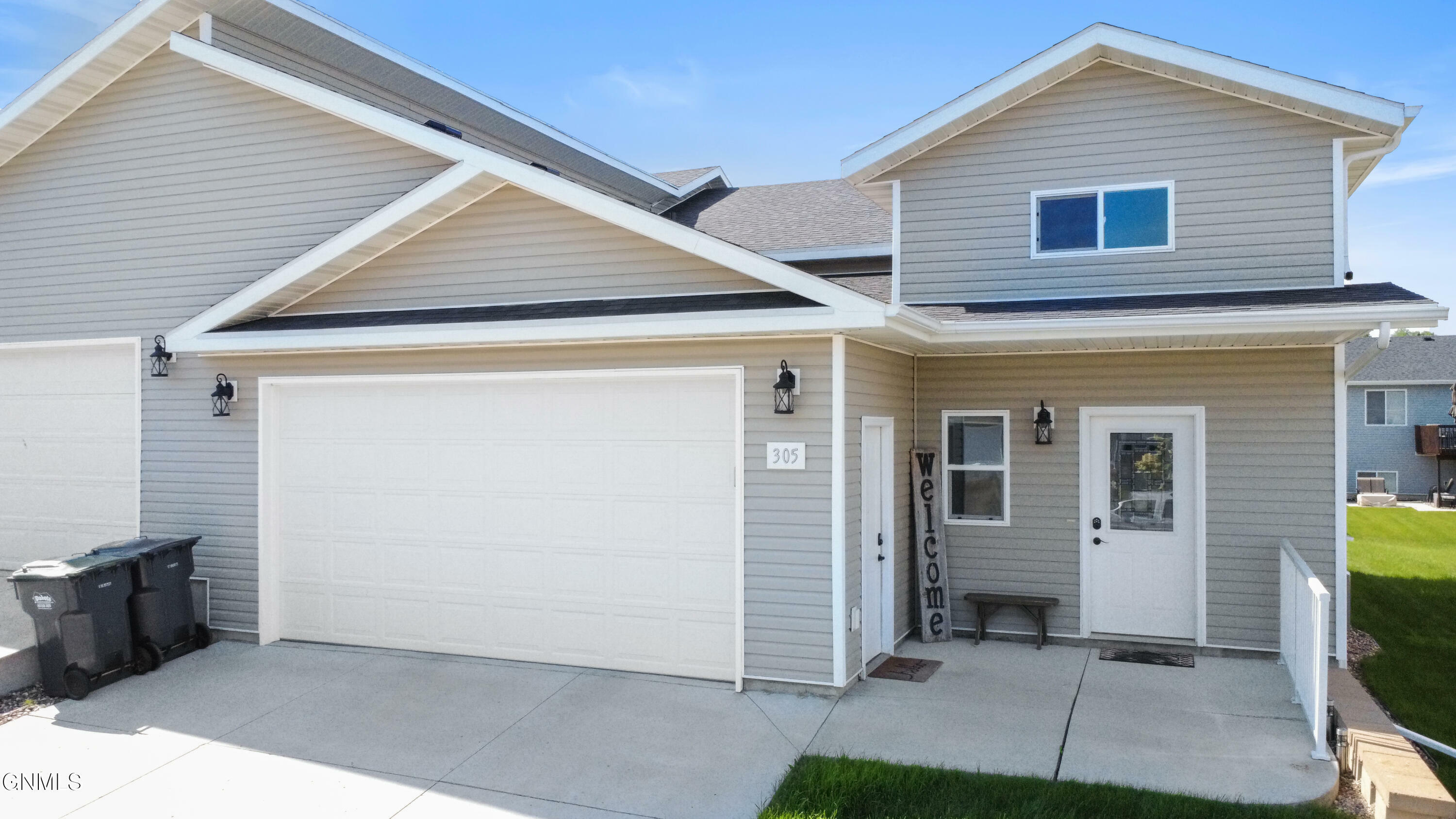 Property Photo:  305 Will Court SE  ND 58554 