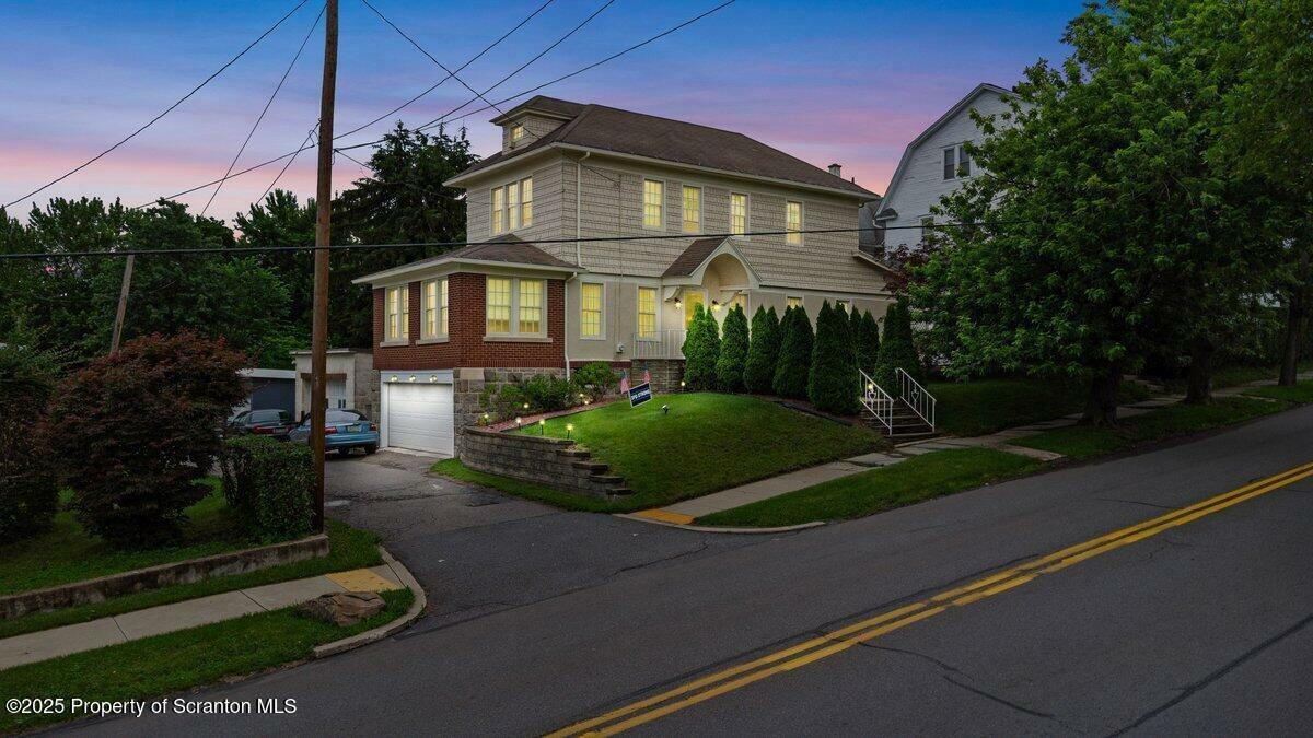 Property Photo: 739 Moosic Street PA 18505