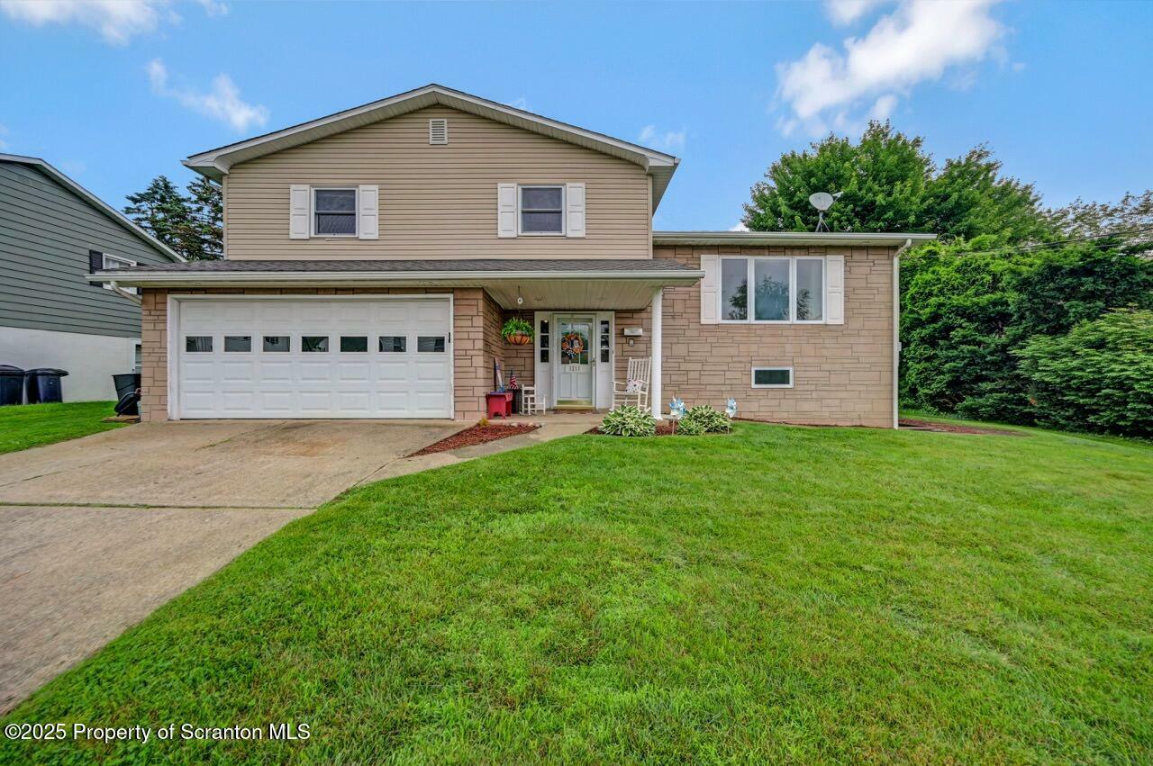 Property Photo:  1211 Mine Street  PA 18518 