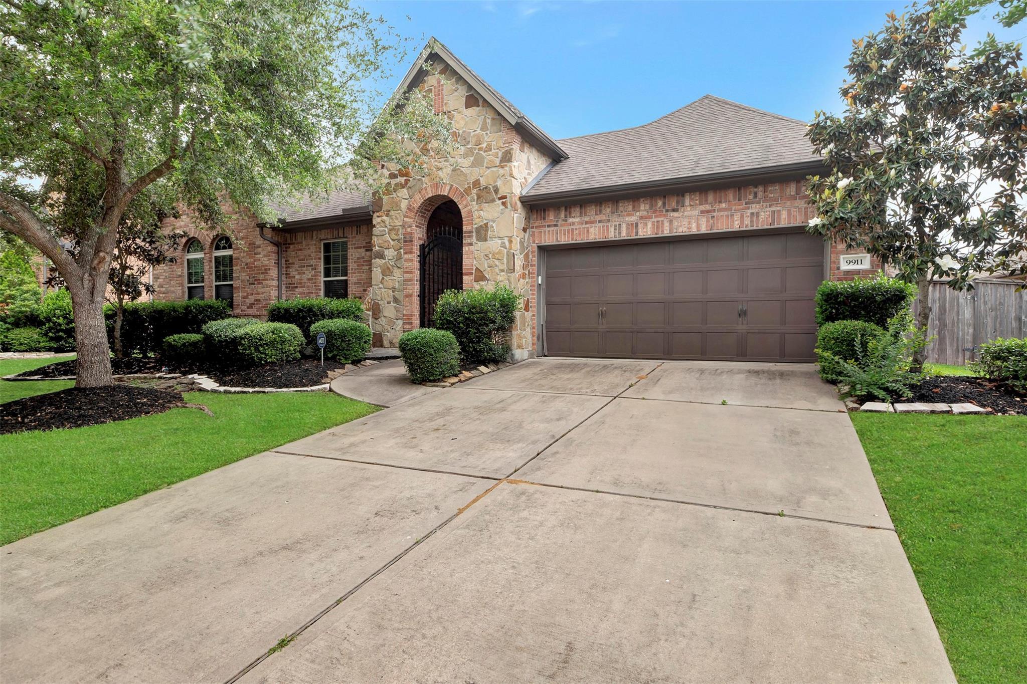 Property Photo:  9911 St Romain Drive  TX 77494 
