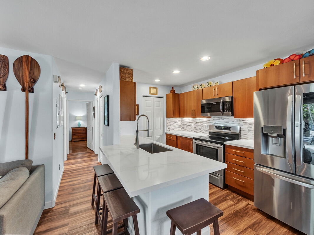Property Photo: 75-6081 Alii Dr R101 HI 96740