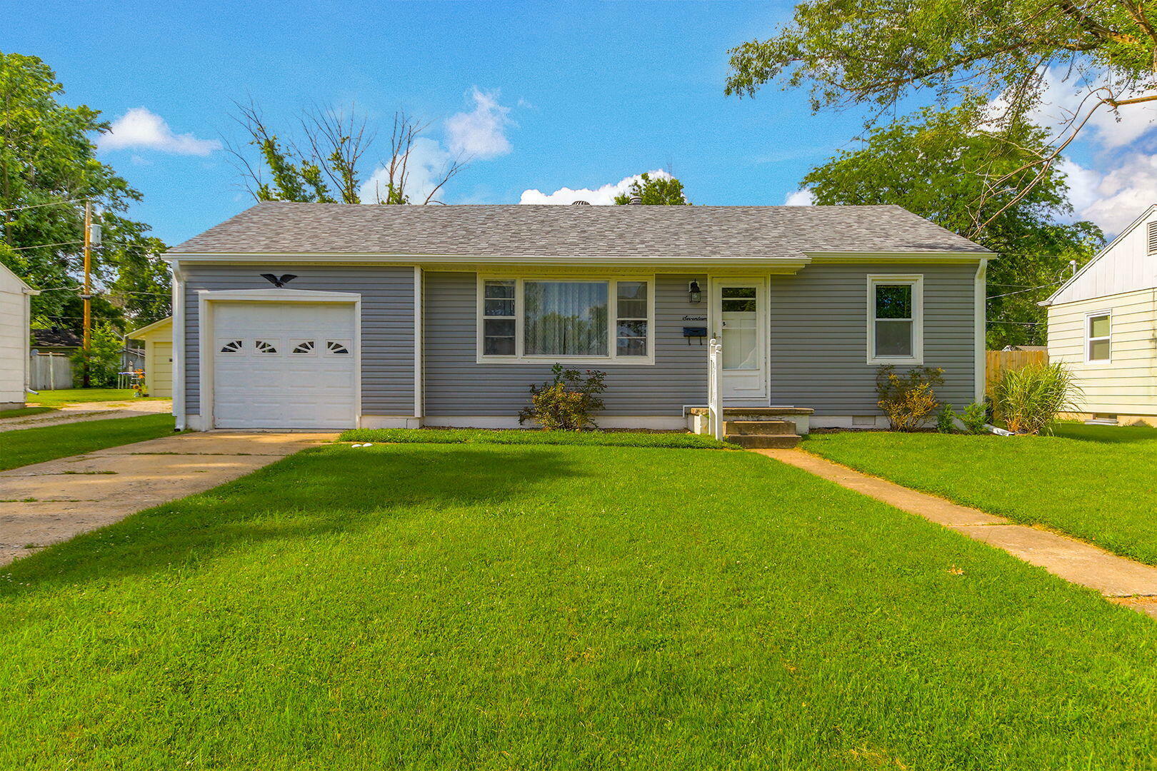 Property Photo: 17 Lakeside Place MO 65265