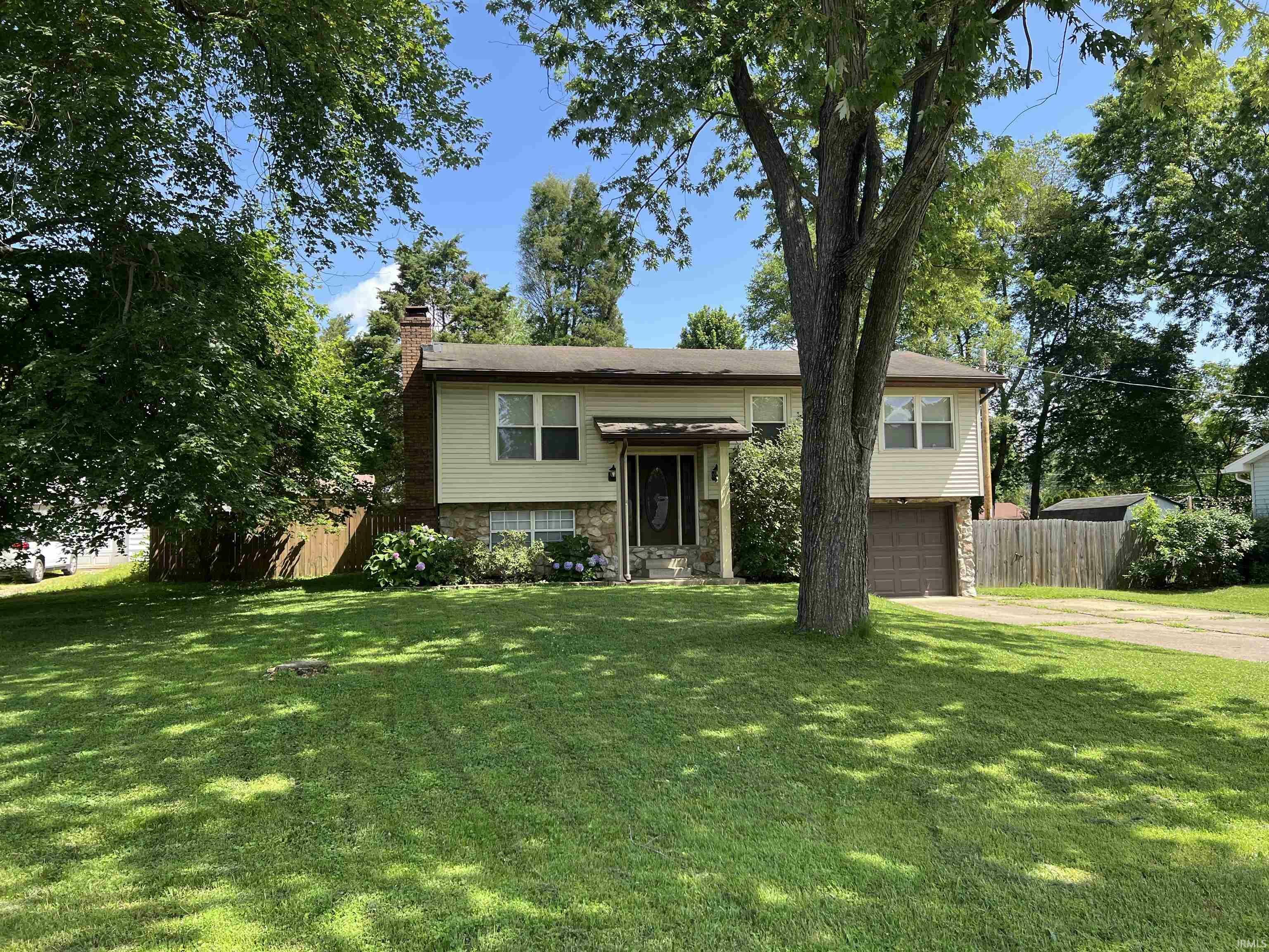 7366 Oakdale Drive  Newburgh IN 47630 photo