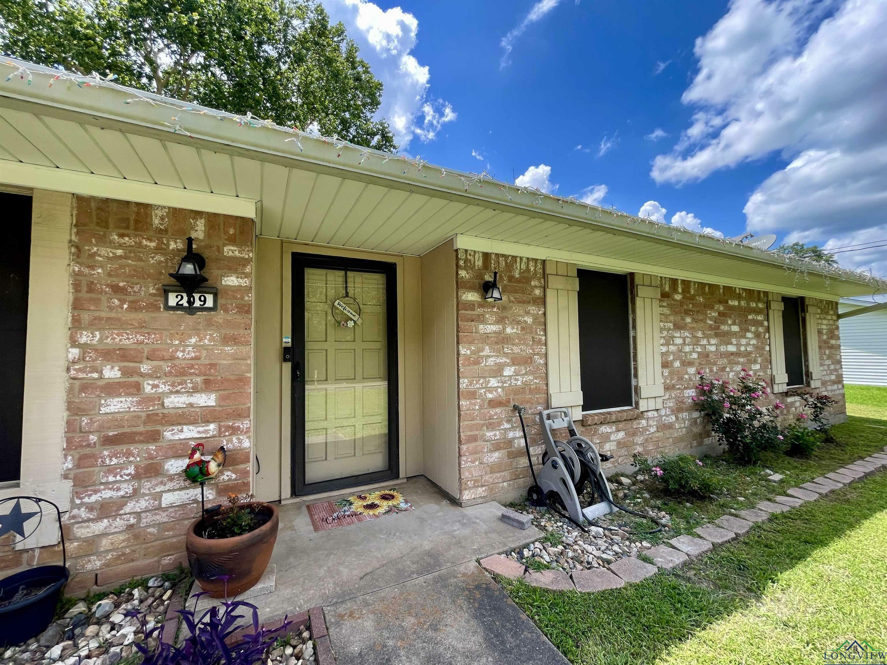 Property Photo: 209 Lake Lamond Rd. TX 75604