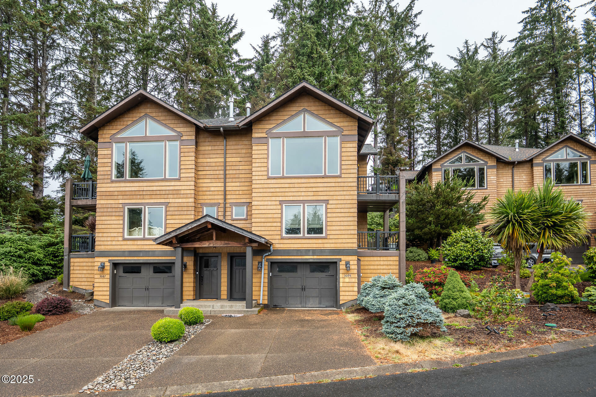 Property Photo: 3095 NE Cascara Court OR 97367