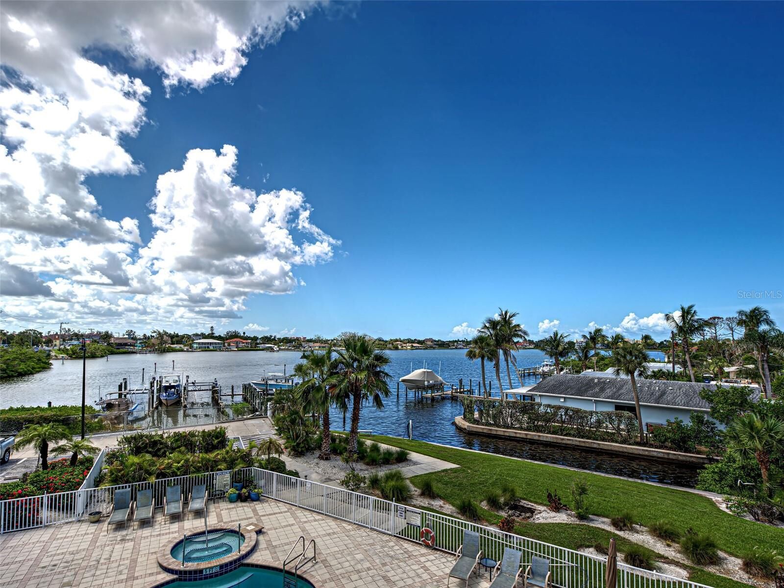 Property Photo: 516 Tamiami Trail S 303 FL 34275