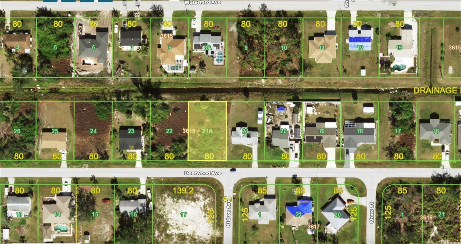 Property Photo: 6142 Spinnaker Boulevard FL 34224