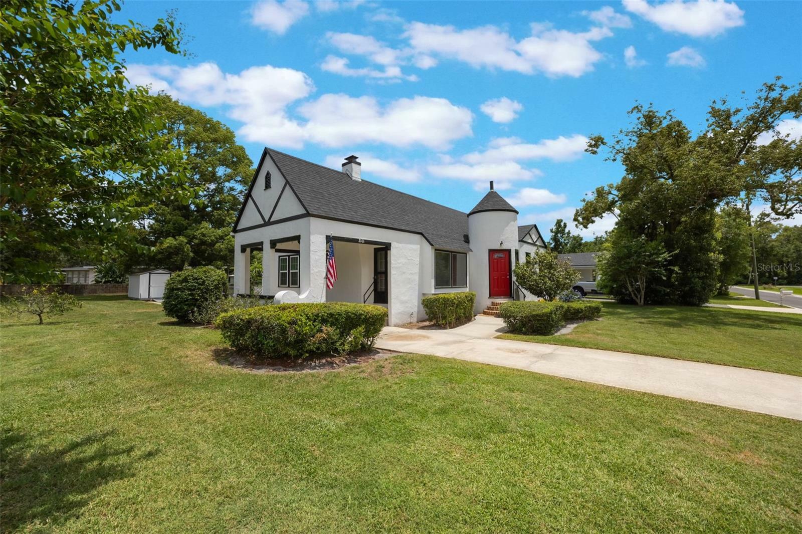 Property Photo:  2101 Lily Court  FL 32771 