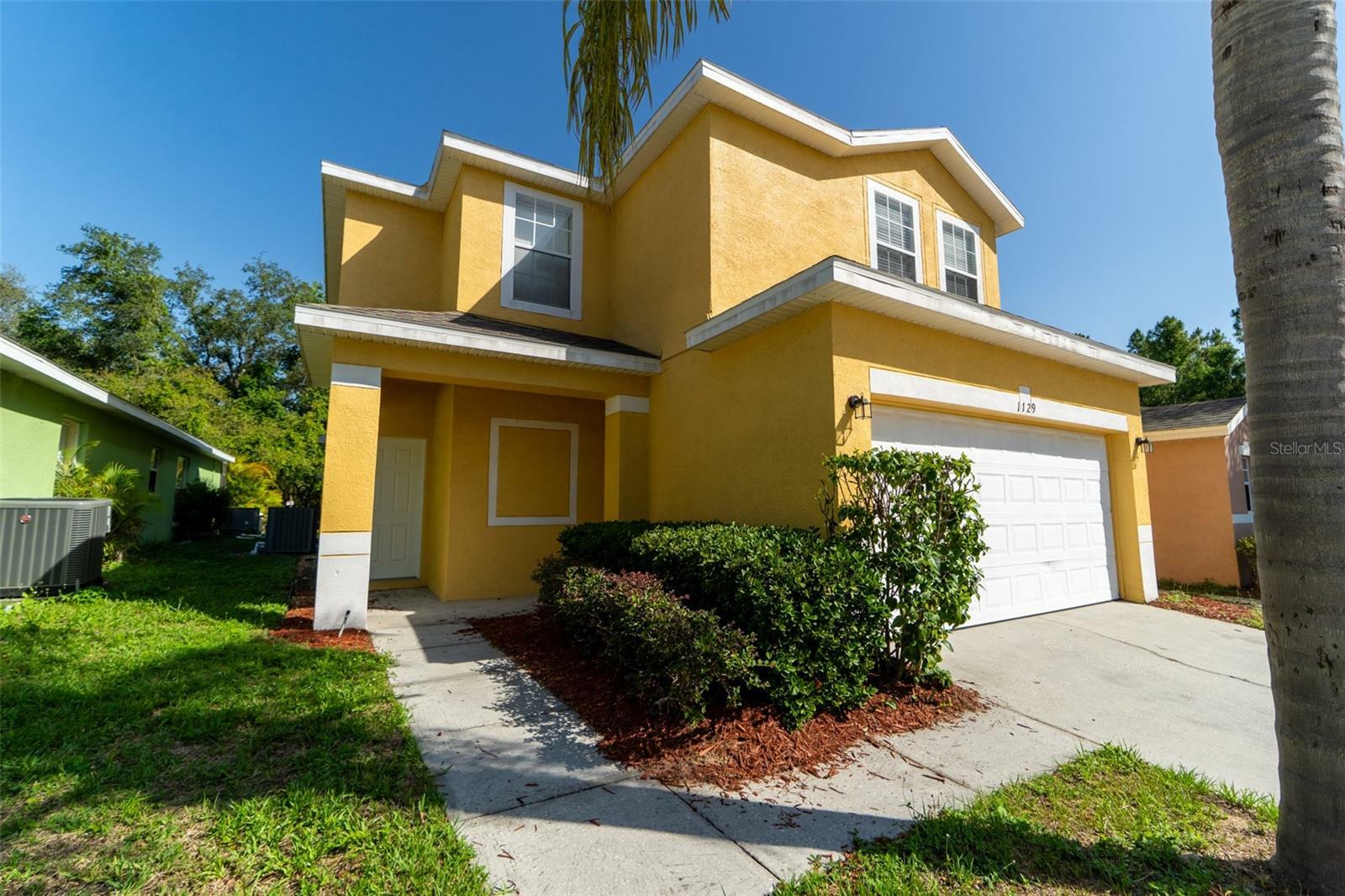 Property Photo:  1129 Royal Ridge Drive  FL 33896 