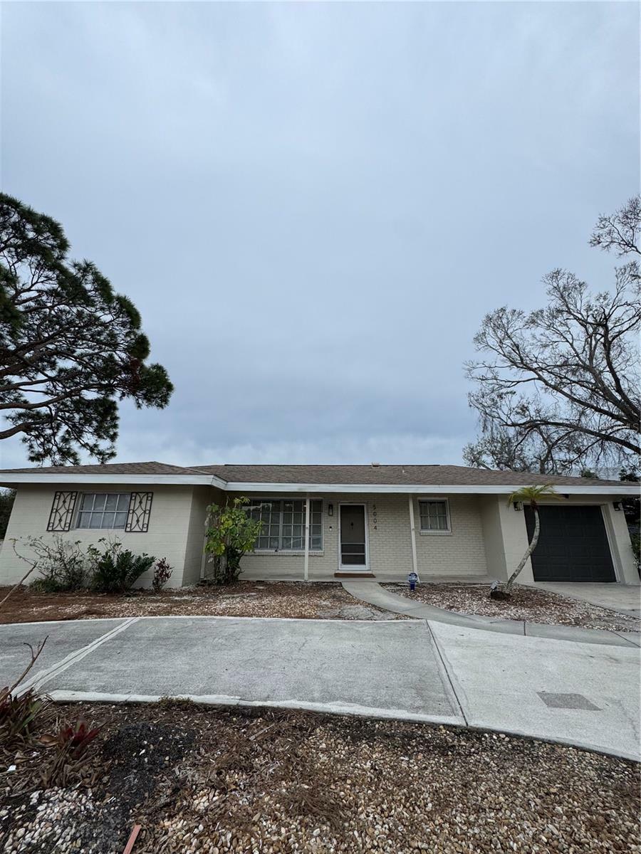 5004 Medalist Road  Sarasota FL 34243 photo