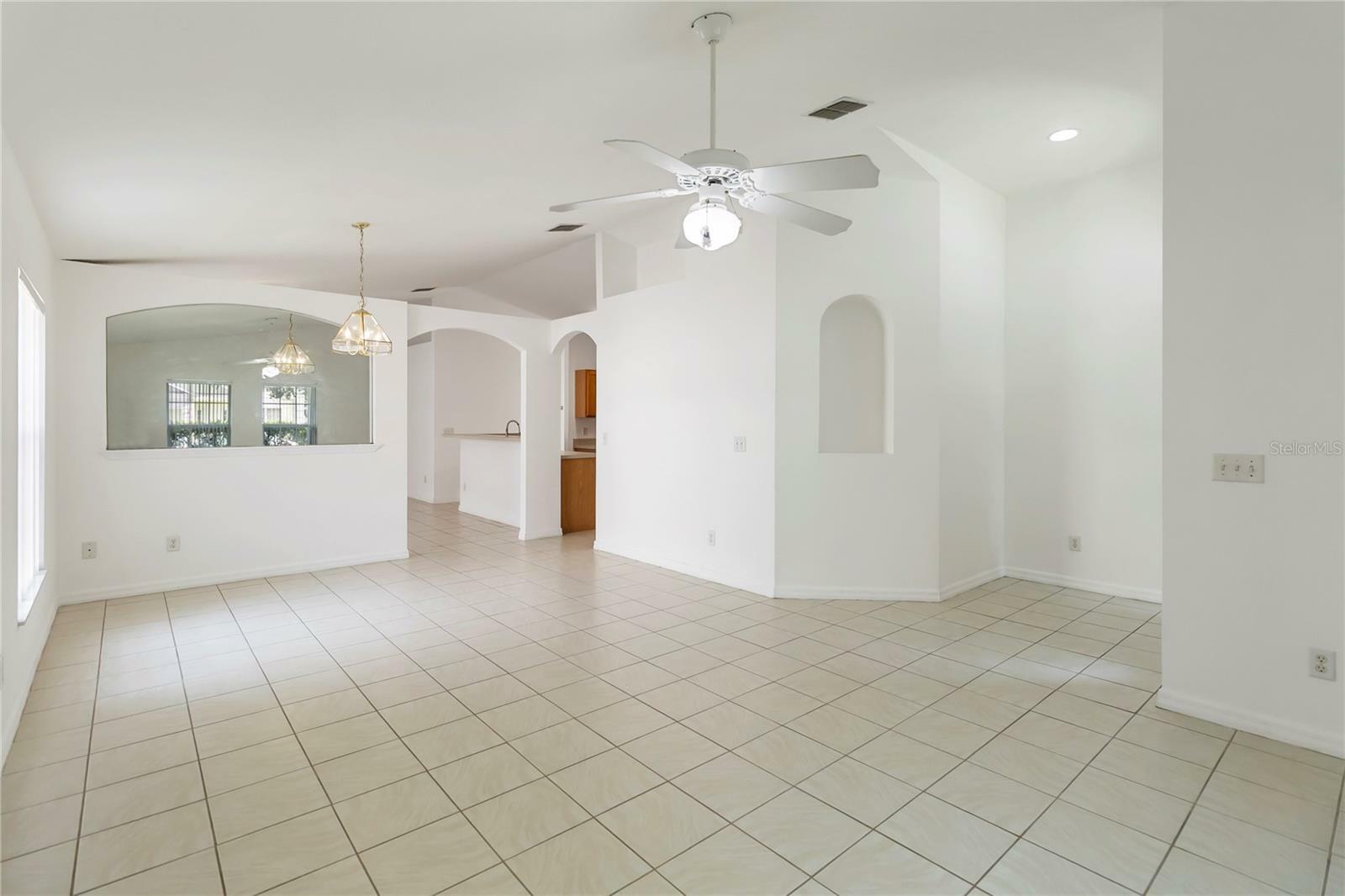 Property Photo: 11055 Rouse Run Circle FL 32817