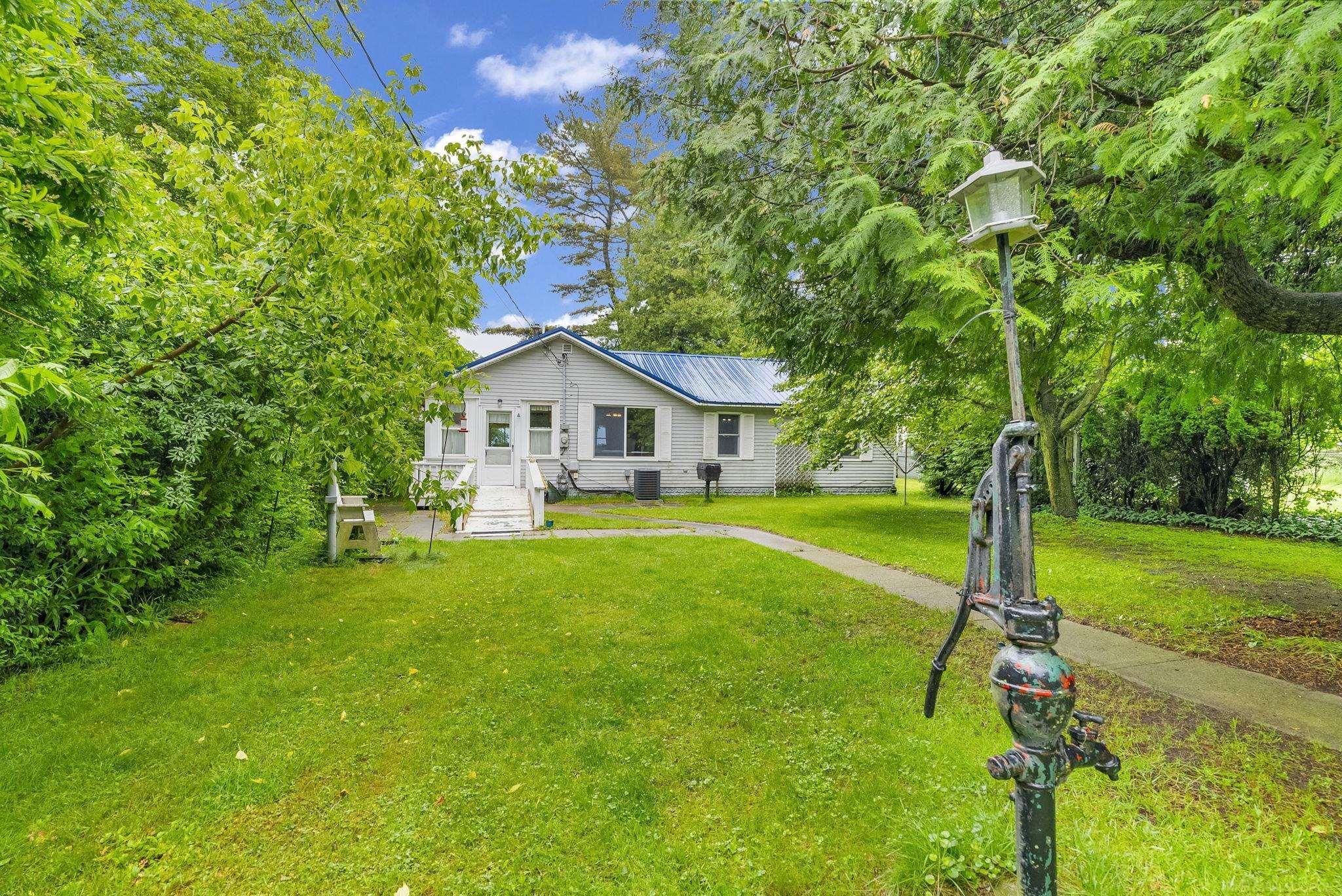 Property Photo: 1159 S Lakeshore Road MI 48419