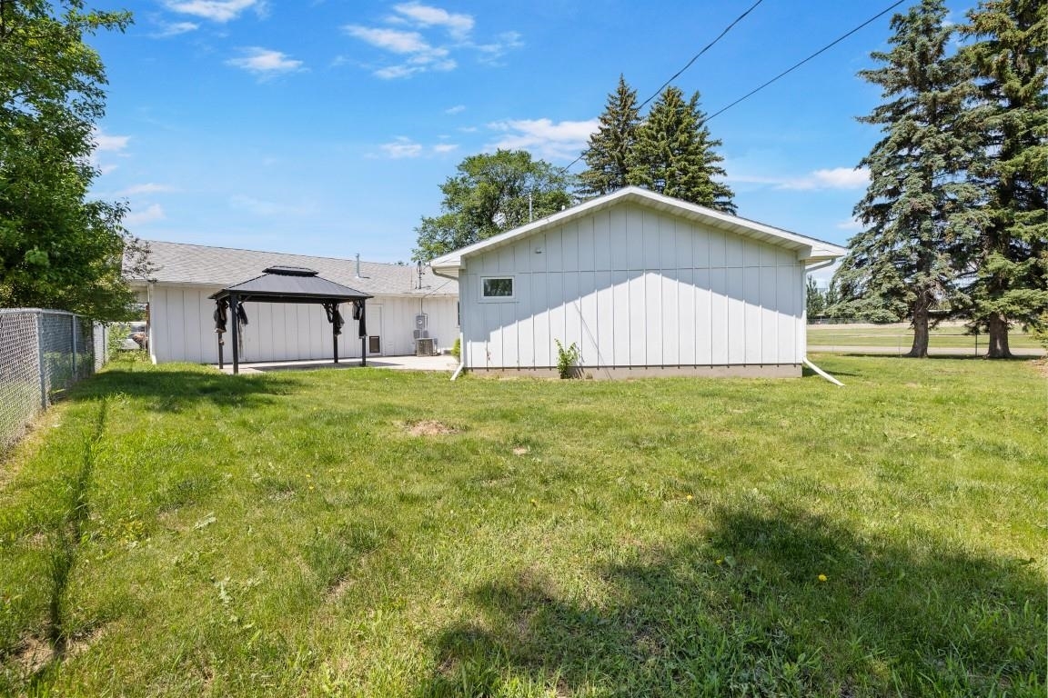 Property Photo: 615 18th Ave SW ND 58701