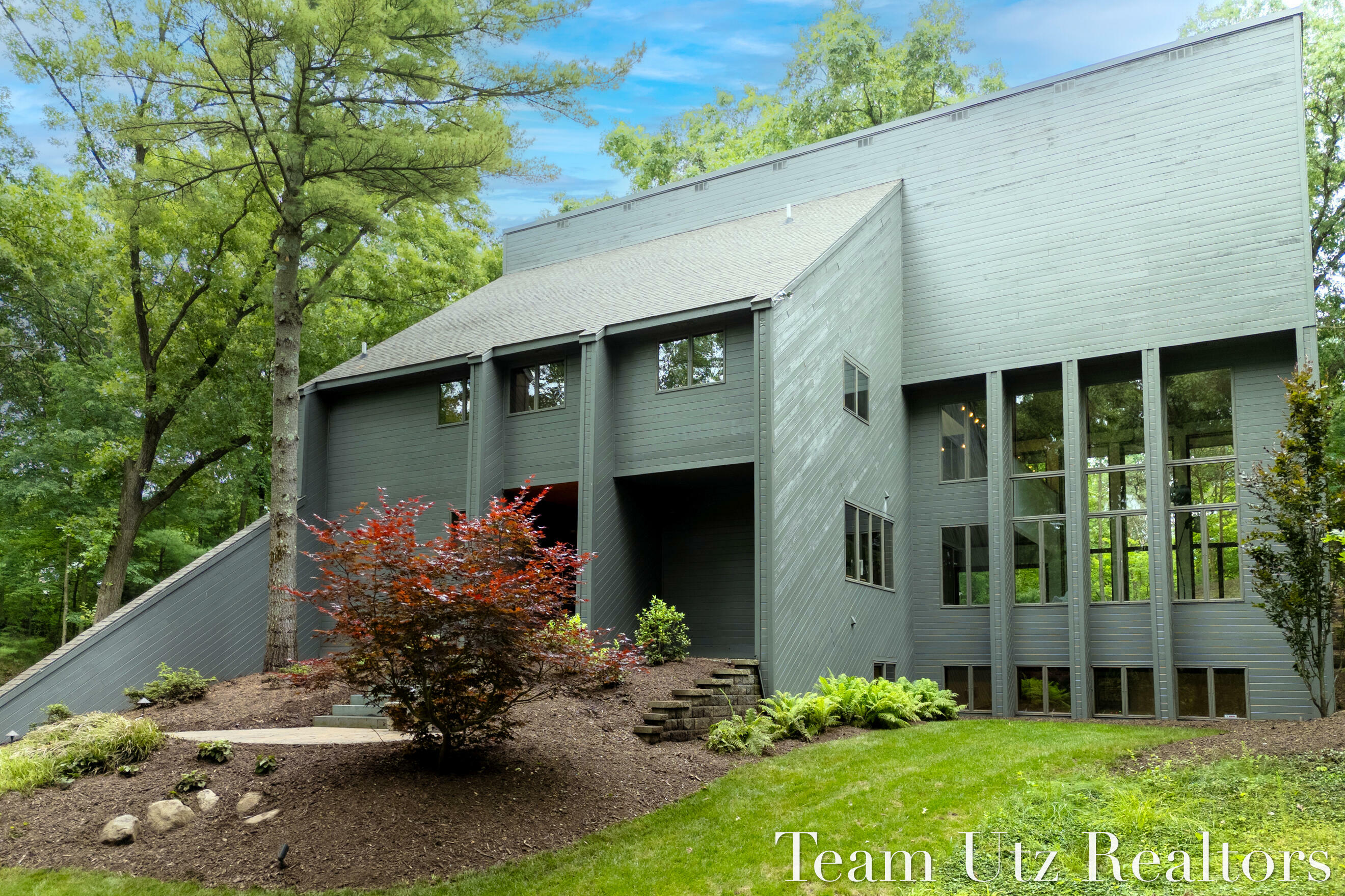 Property Photo:  410 Greentree Lane NE  MI 49301 