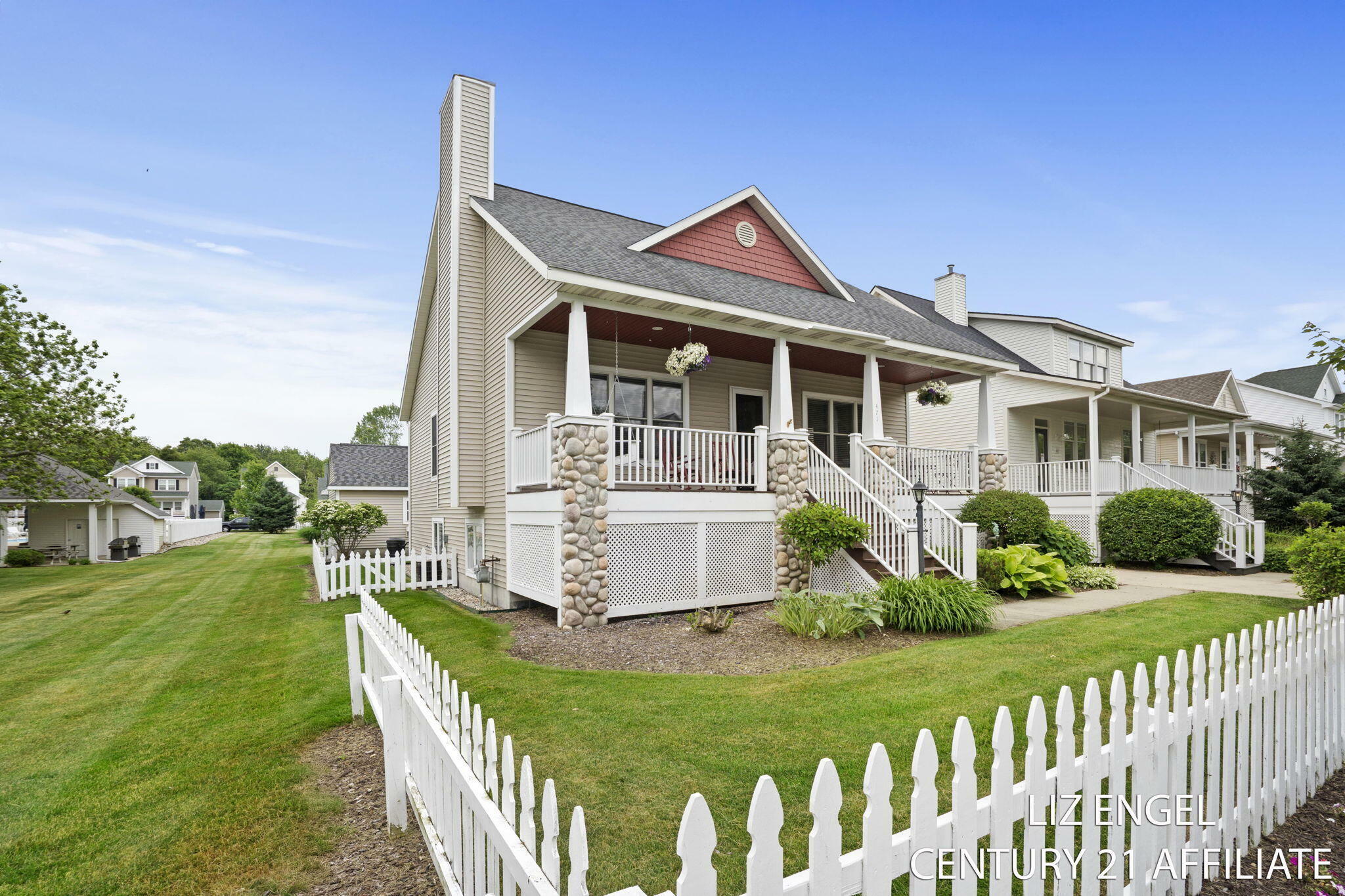 Property Photo: 471 Summer Grove Drive MI 49406