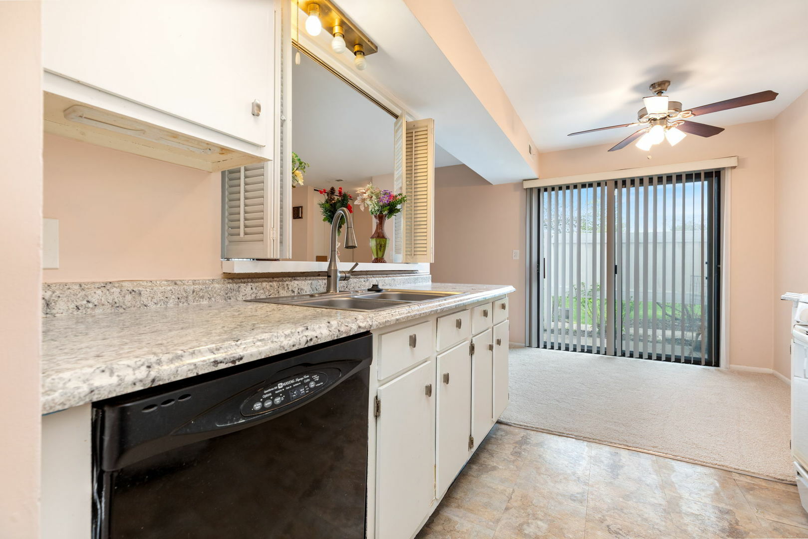 Property Photo: 236 N Waterford Drive IL 60194