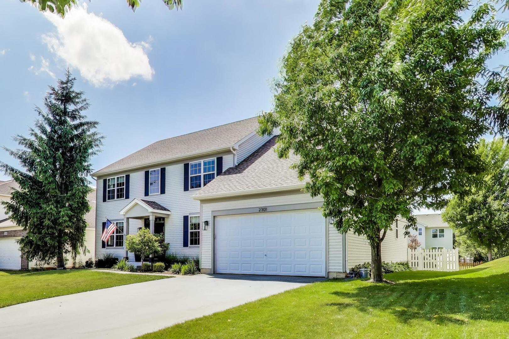 Property Photo: 2301 Bluewater Drive IL 60084