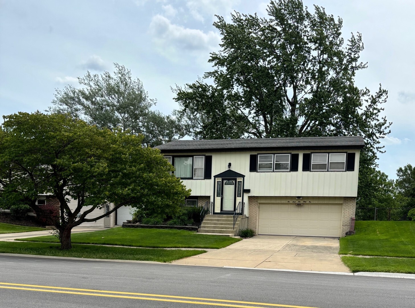 Property Photo: 16531 76th Avenue IL 60477