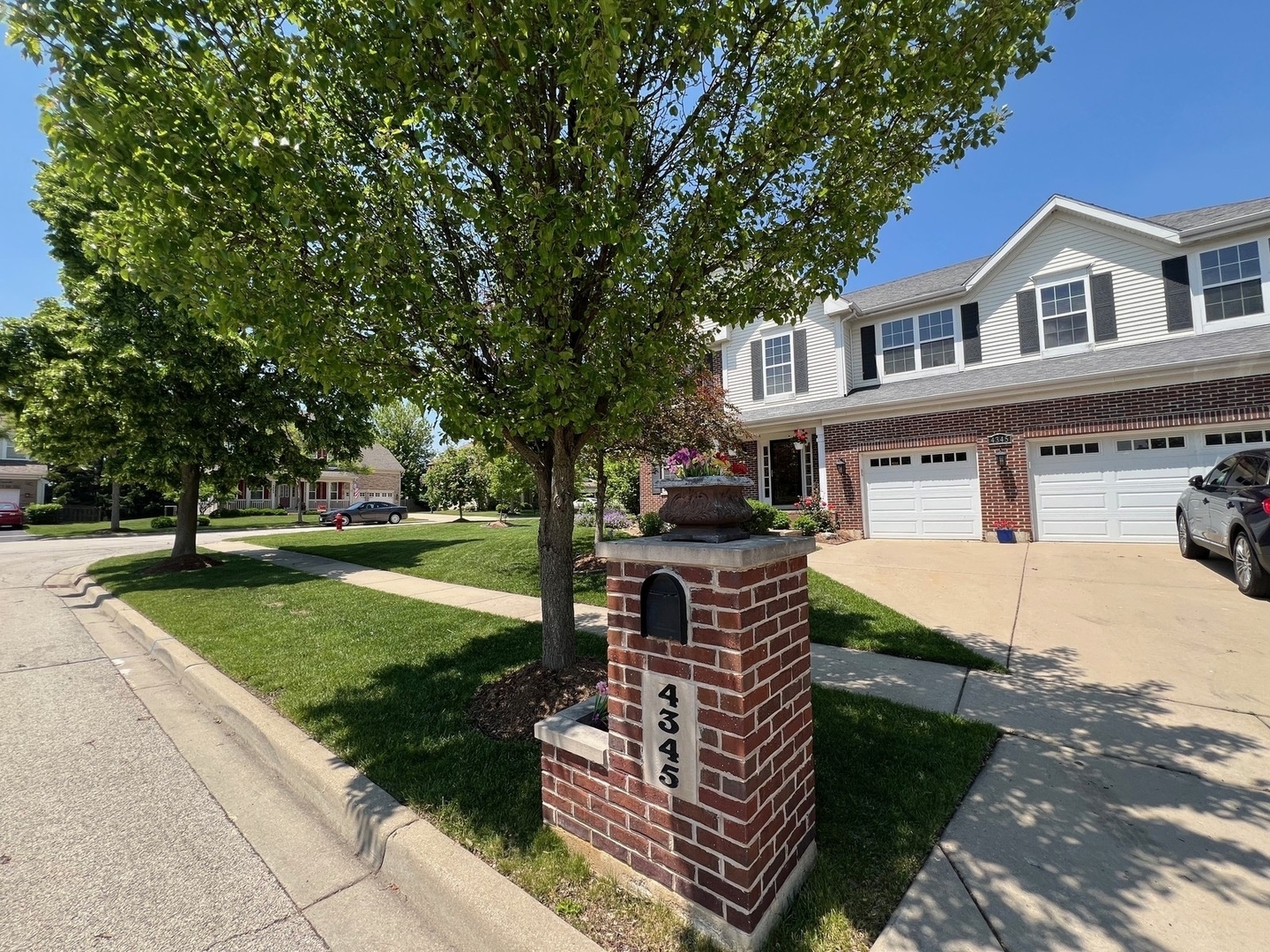 Property Photo:  4345 Gladstone Drive  IL 60156 