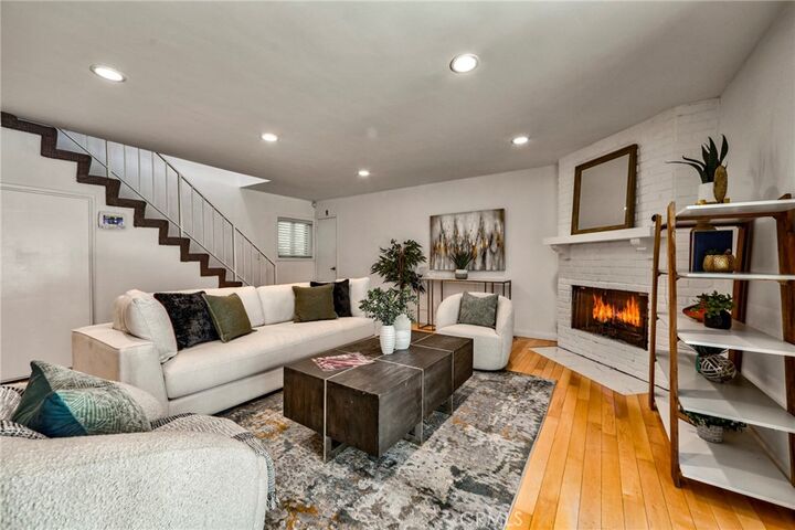 Property Photo: 11100 Acama Street 16 CA 91602