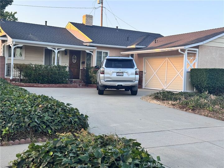 Property Photo: 15945 Lashburn Street CA 90603