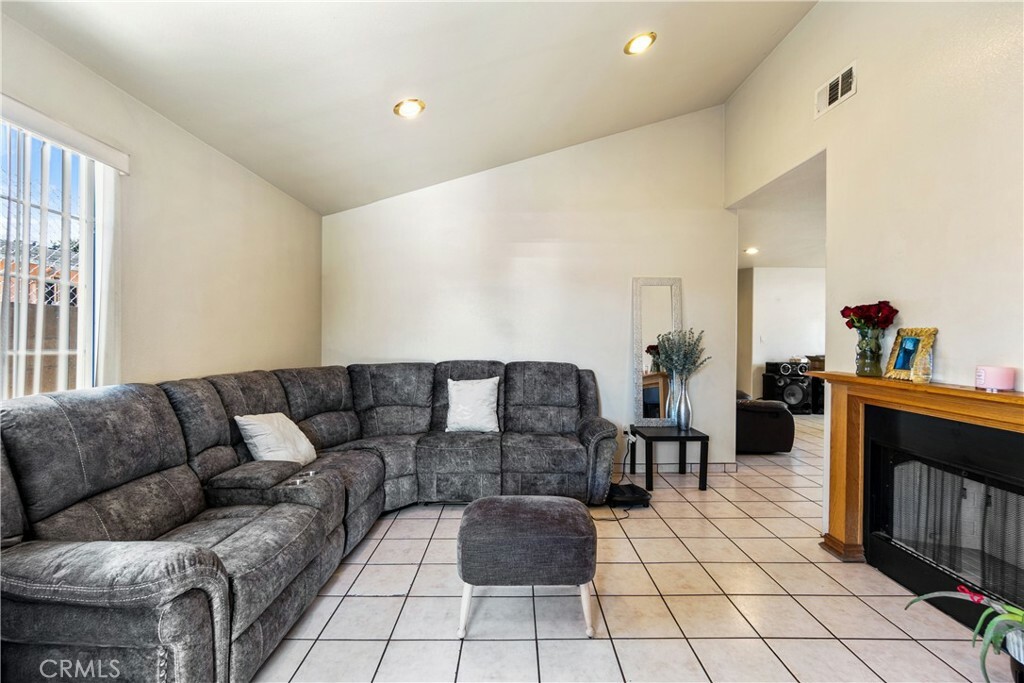 Property Photo:  1049 Sanford Avenue  CA 90744 