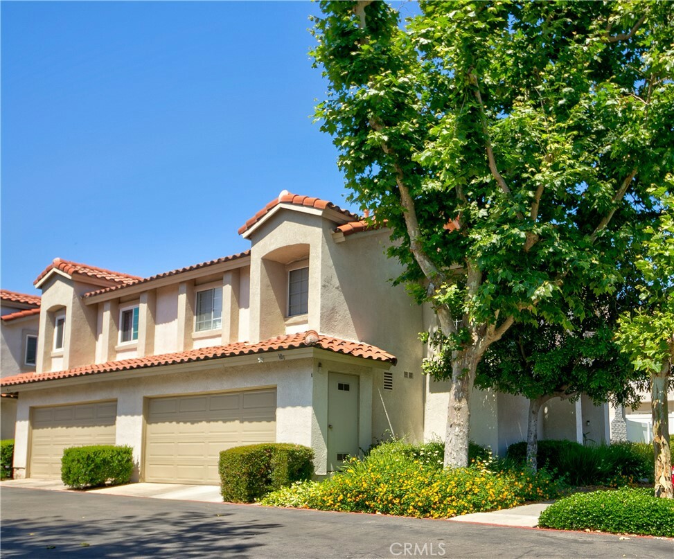 Property Photo: 10 Buttercup CA 92688