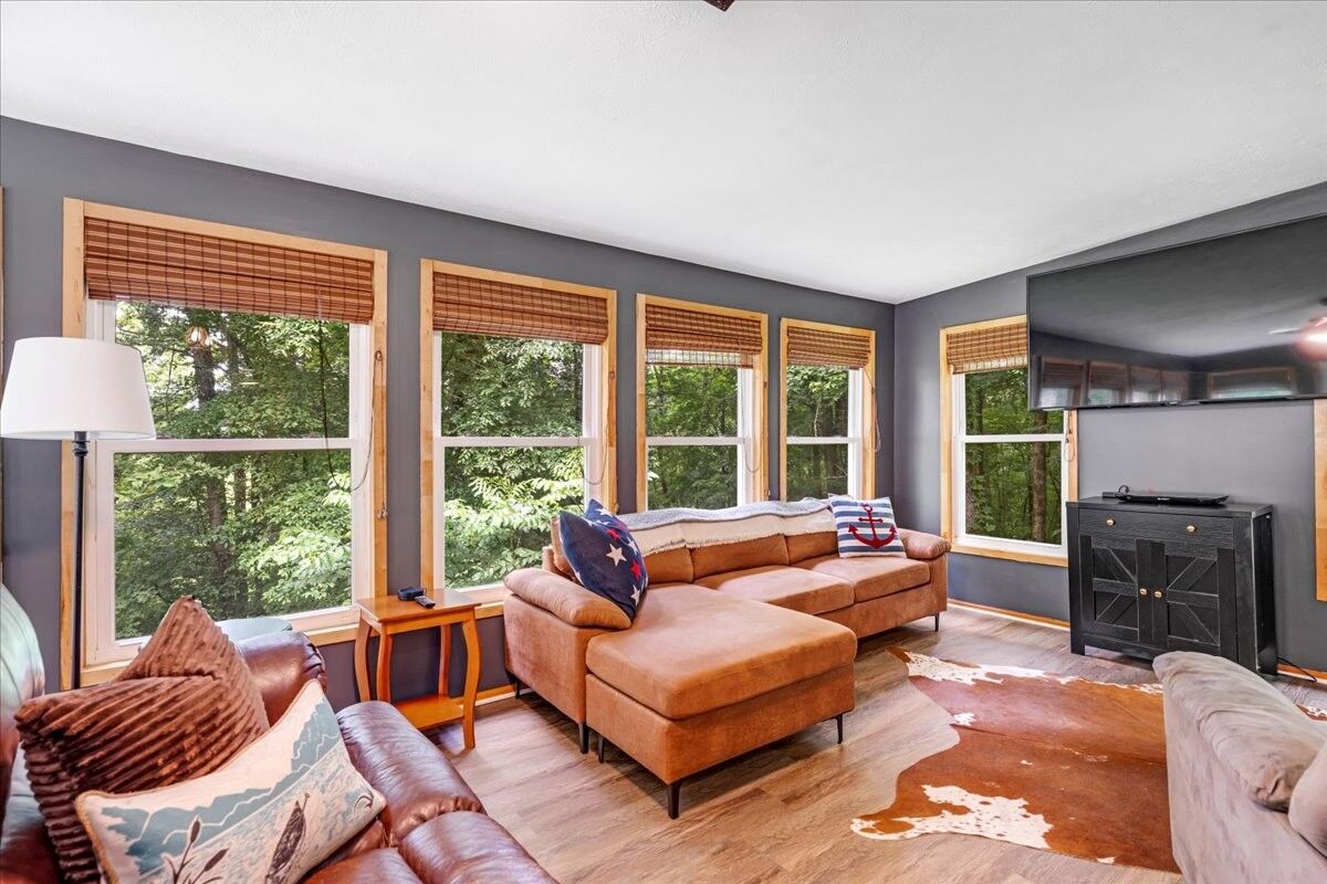 Property Photo:  802 Evans Rd  TN 37398 