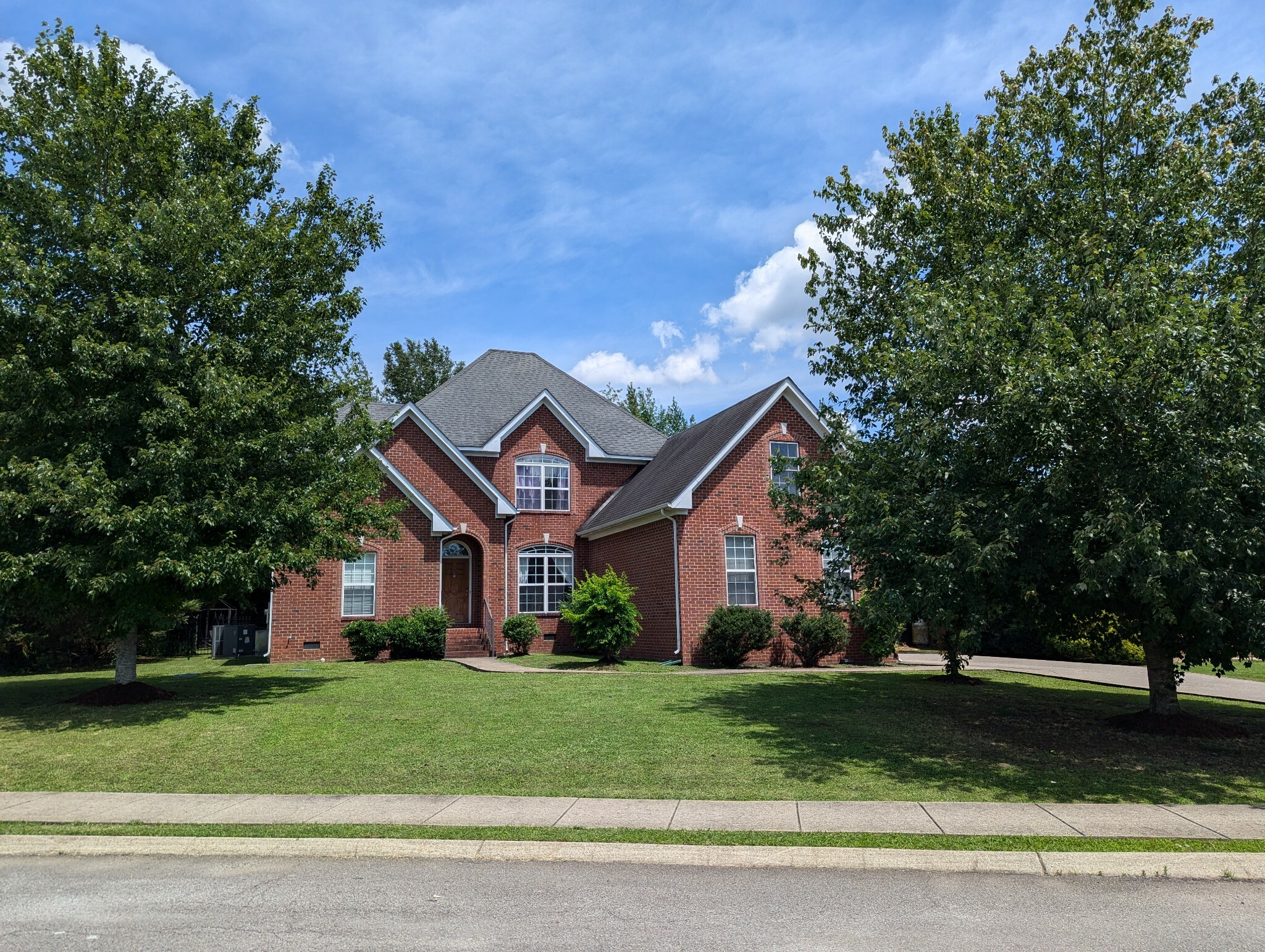 Property Photo: 114 Tambark Cir TN 37128