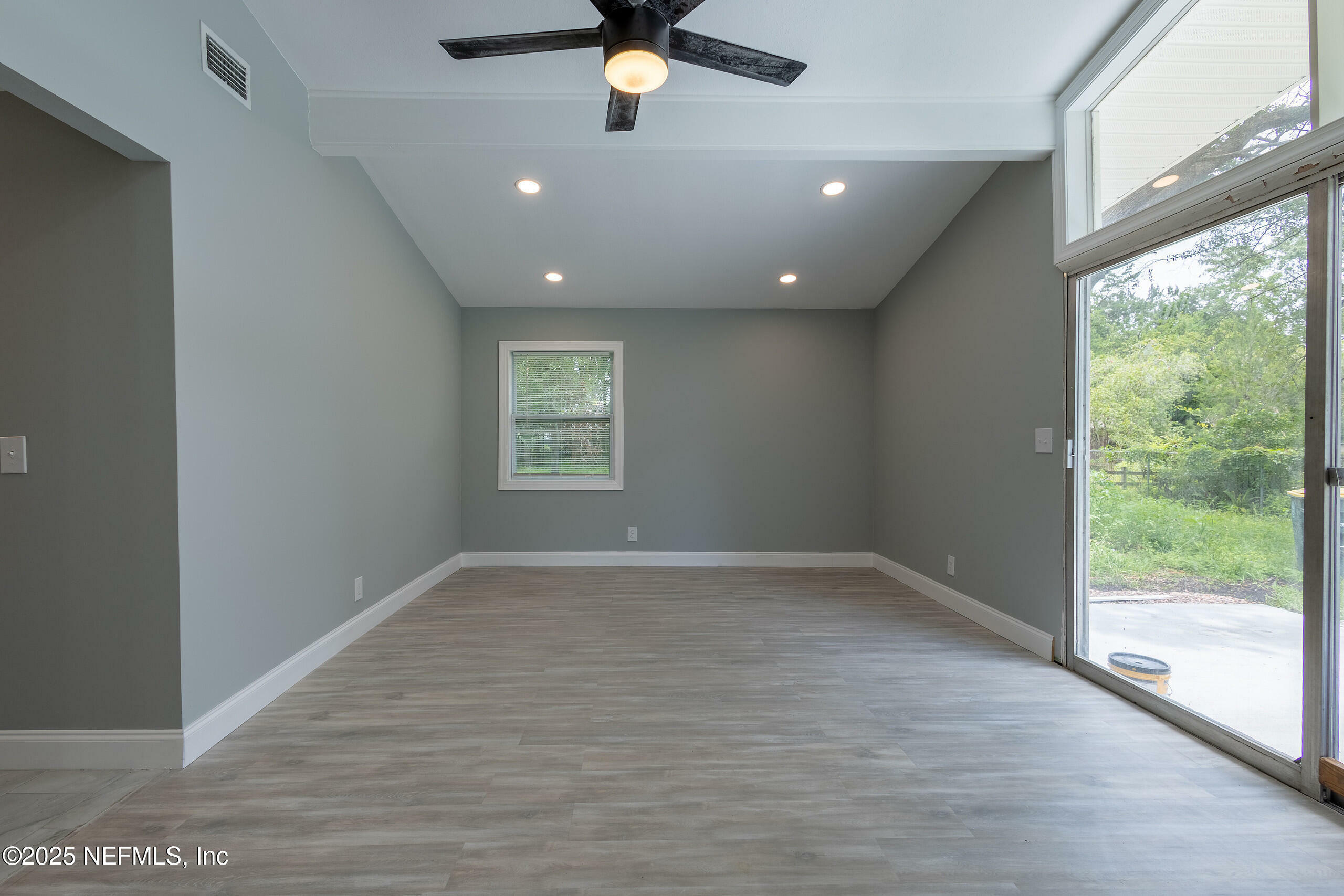 Property Photo: 3371 Thalia Road FL 32250