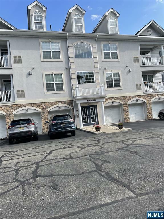Property Photo:  5 Cliff Road C1  NJ 07424 