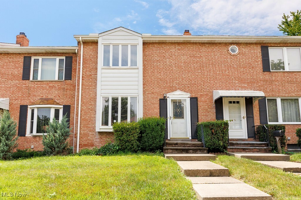 Property Photo: 6094 Andover Boulevard 3 OH 44125