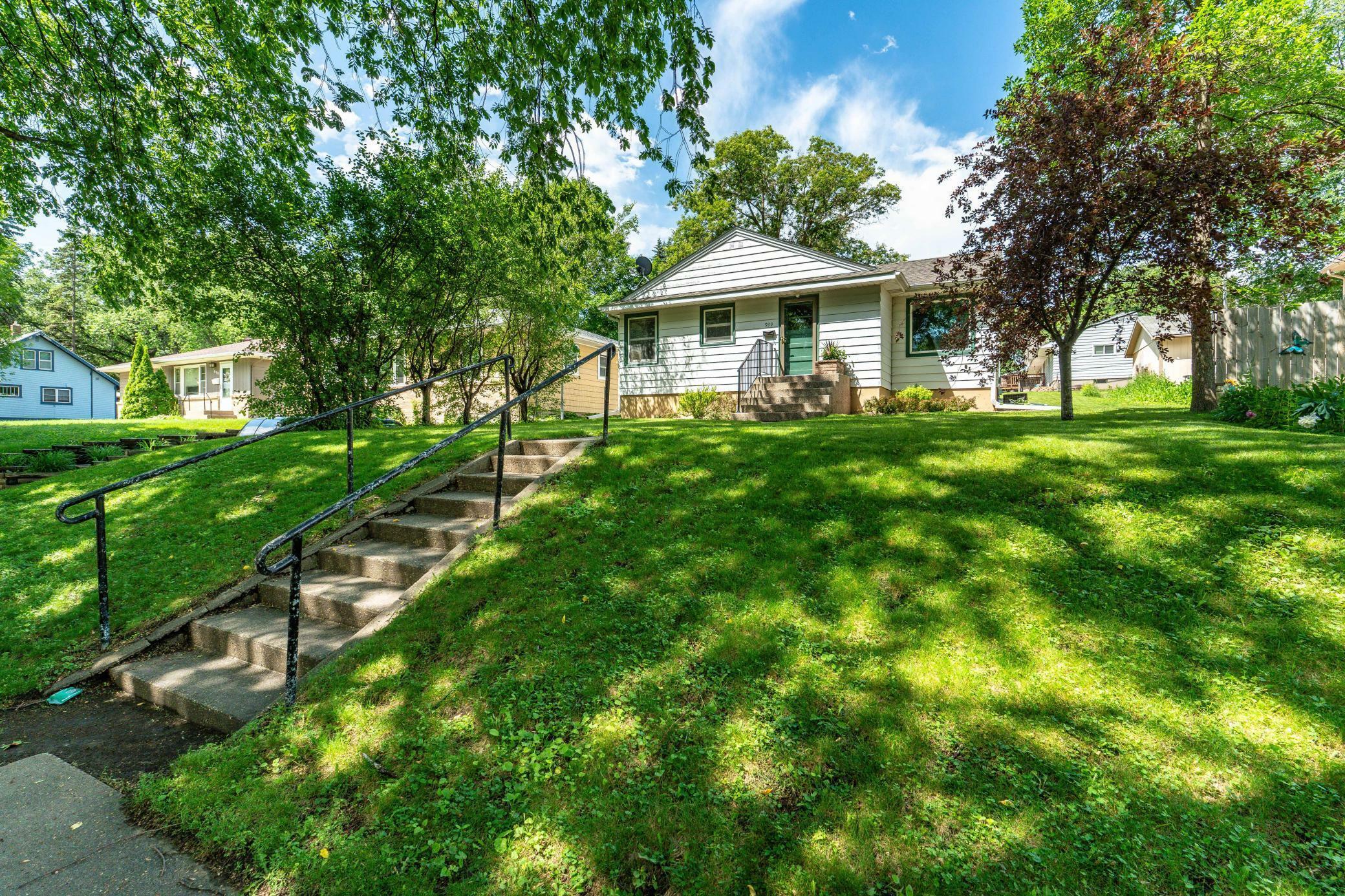 Property Photo:  929 N Union Avenue  MN 56537 