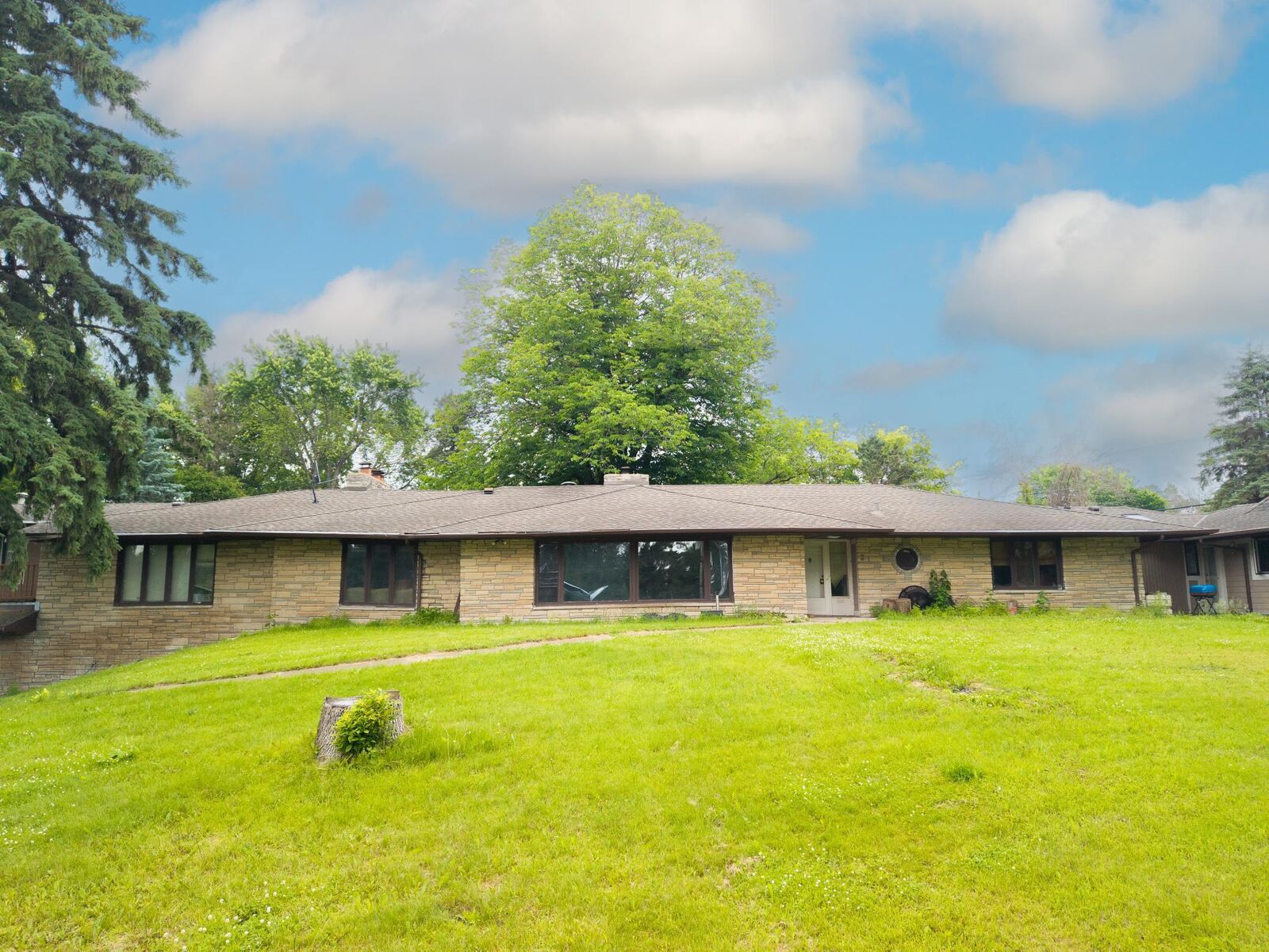 Property Photo:  2 Skillman Lane  MN 55127 