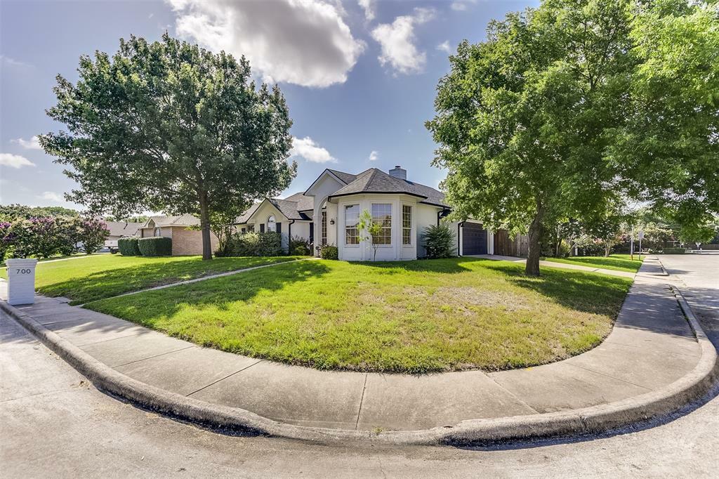 Property Photo: 700 Stanford Drive TX 75165