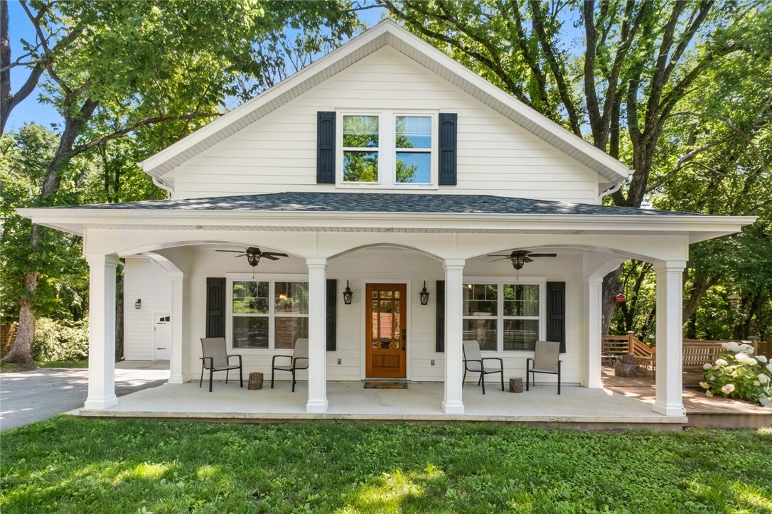 Property Photo: 1330 S Curtis Avenue AR 72751